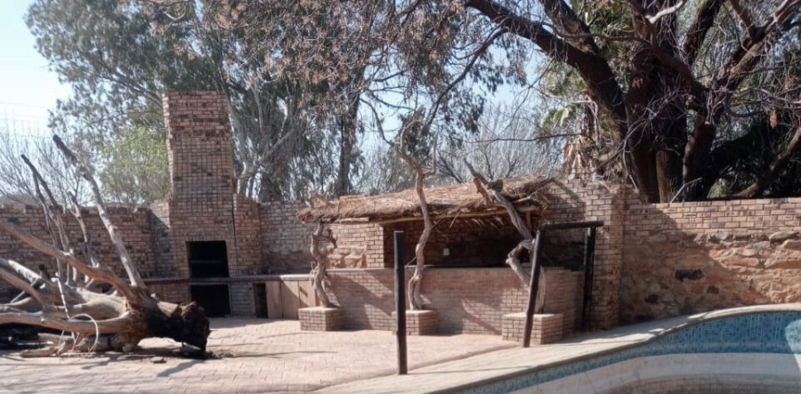 6 Bedroom Property for Sale in Makwassie North West